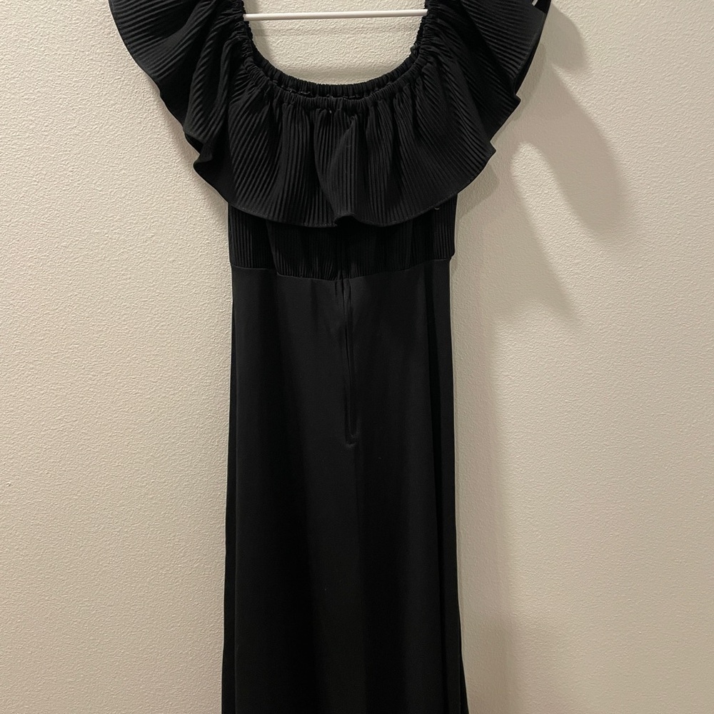 Vintage Black Ruffled Wedding Dress